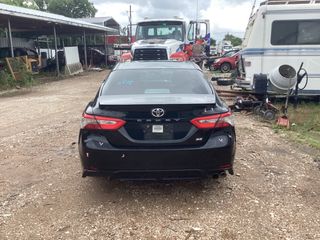2018 Toyota Camry SE - Exterior Rear Center Image